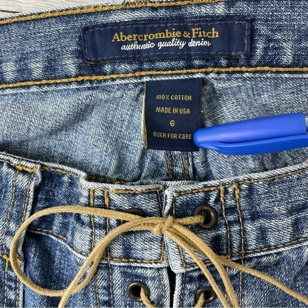 π
Ίabercrombie & Fitch Low Rise Lace Up Cropped Jeans Size 6 - Picture 3 of 6